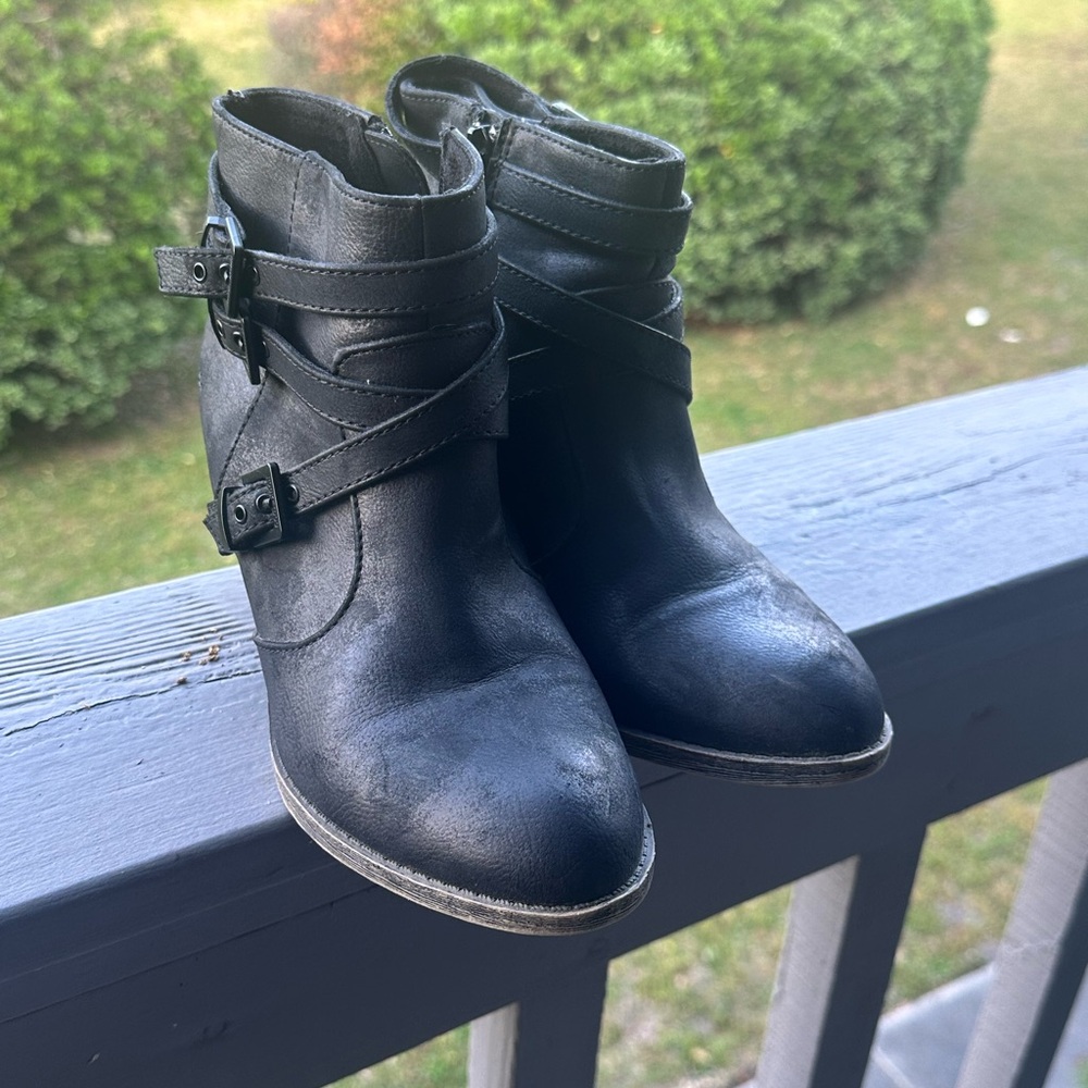 Black Boots